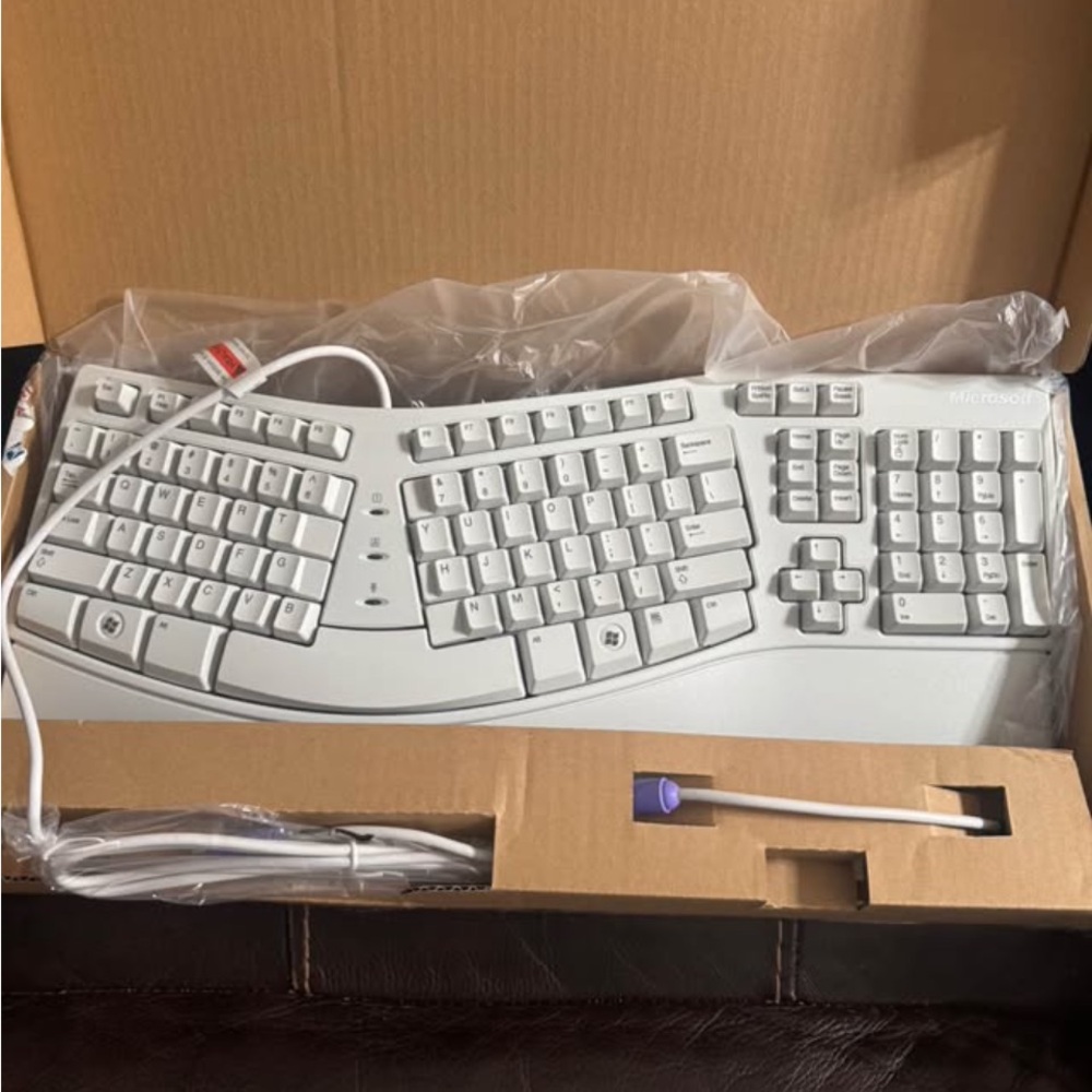 NIB Microsoft Natural Keyboard Elite